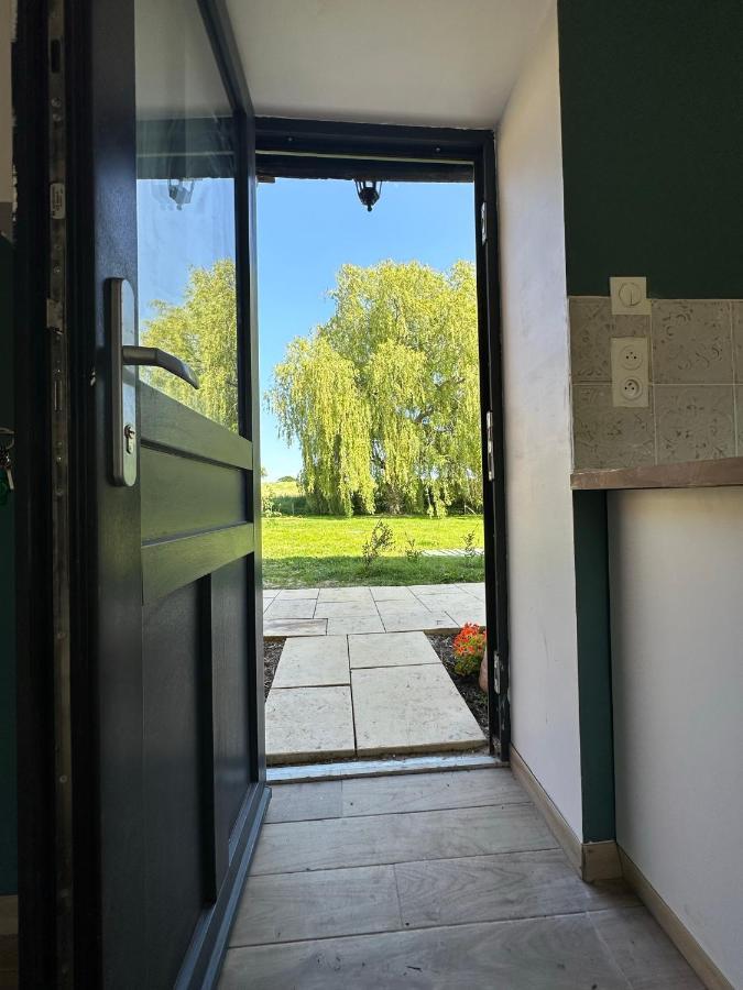 Gite Confortable Au Milieu Des Pres - La Ferme De Montigny Neauphe-Sur-Dive Exteriér fotografie