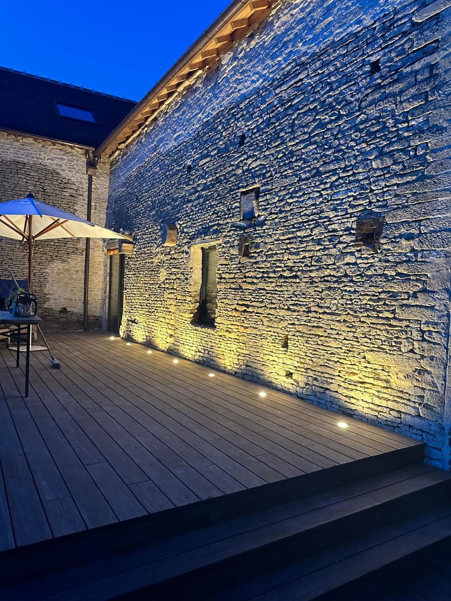 Gite Confortable Au Milieu Des Pres - La Ferme De Montigny Neauphe-Sur-Dive Exteriér fotografie